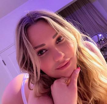 Kelly, 29 Caucasian/White female escort, Owen Sound